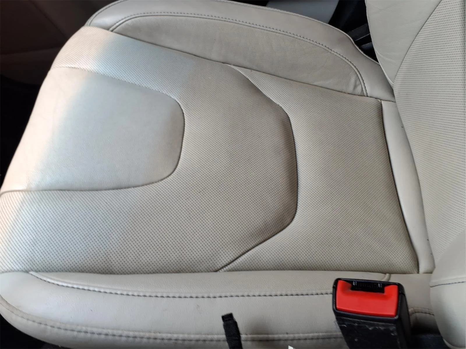 Used 2019 Ruby Red Metallic Tinted Clearcoat Ford Titanium image 25