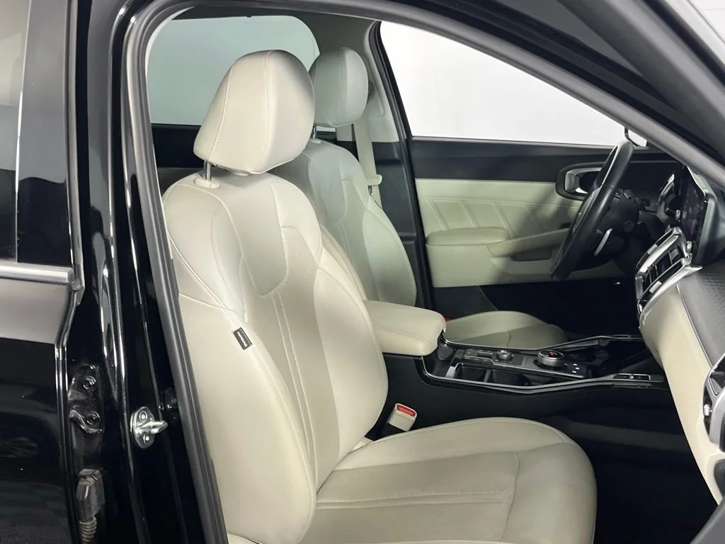 Used 2023 Black Kia SX Prestige image 30