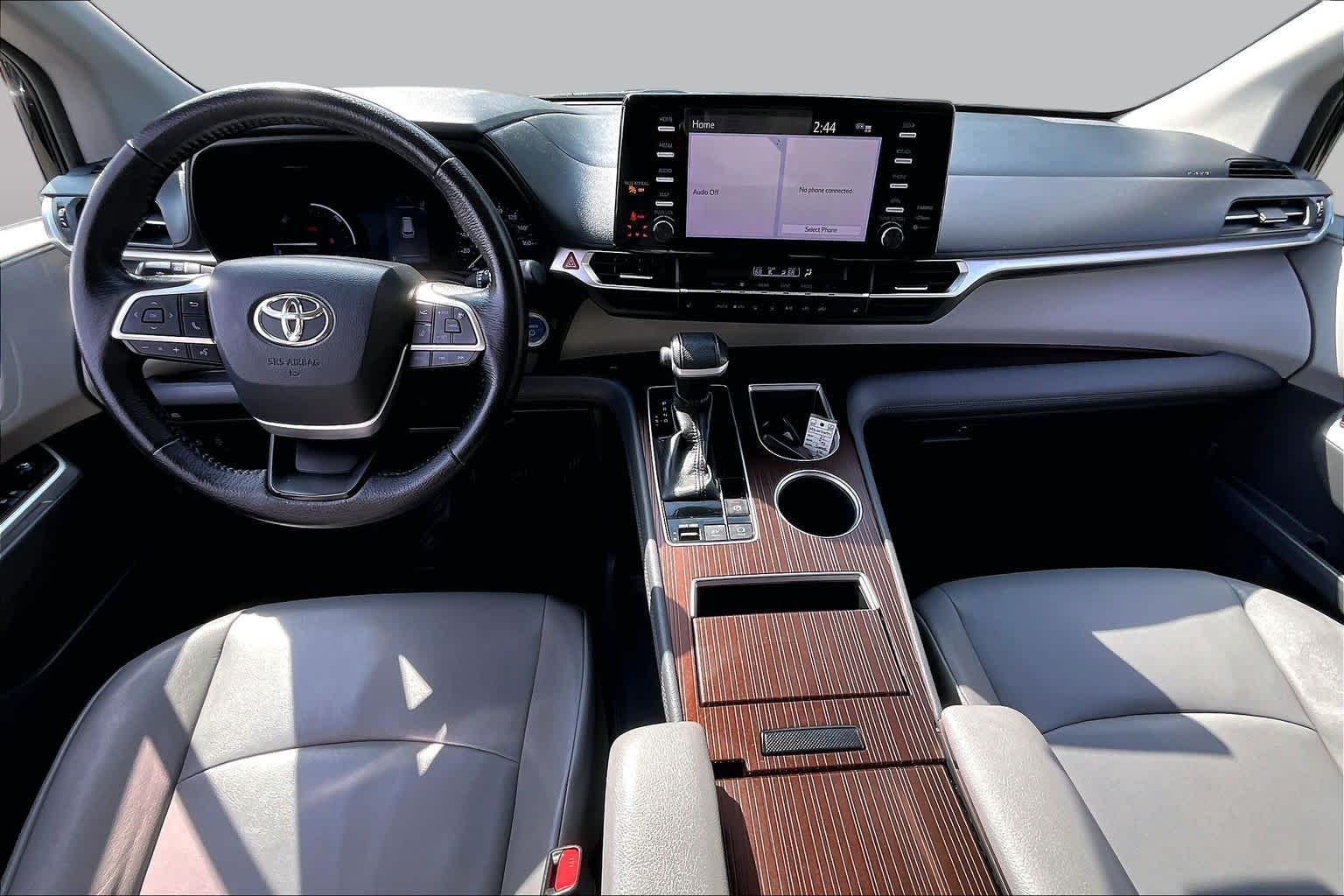 Used 2021 Midnight Black Metallic Toyota XLE image 15