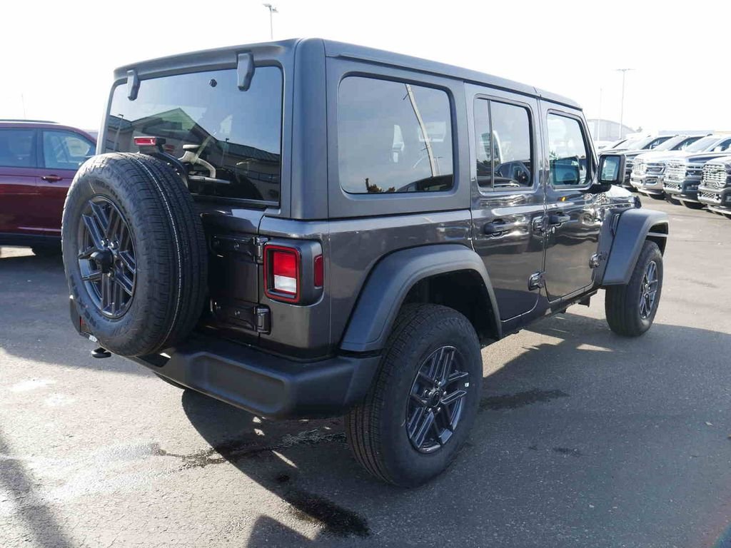 New 2026 Granite Crystal Metallic Clearcoat Jeep Sport S image 22