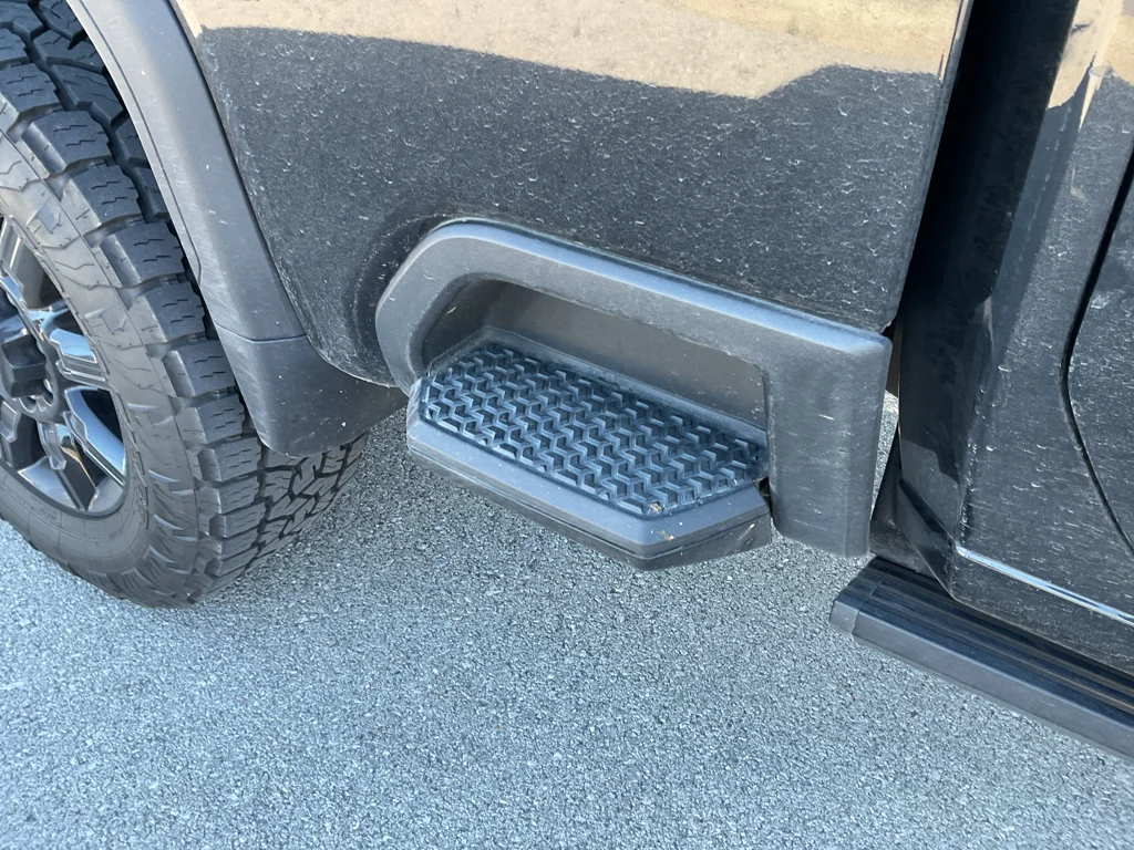 Used 2025 Onyx Black GMC AT4 image 16