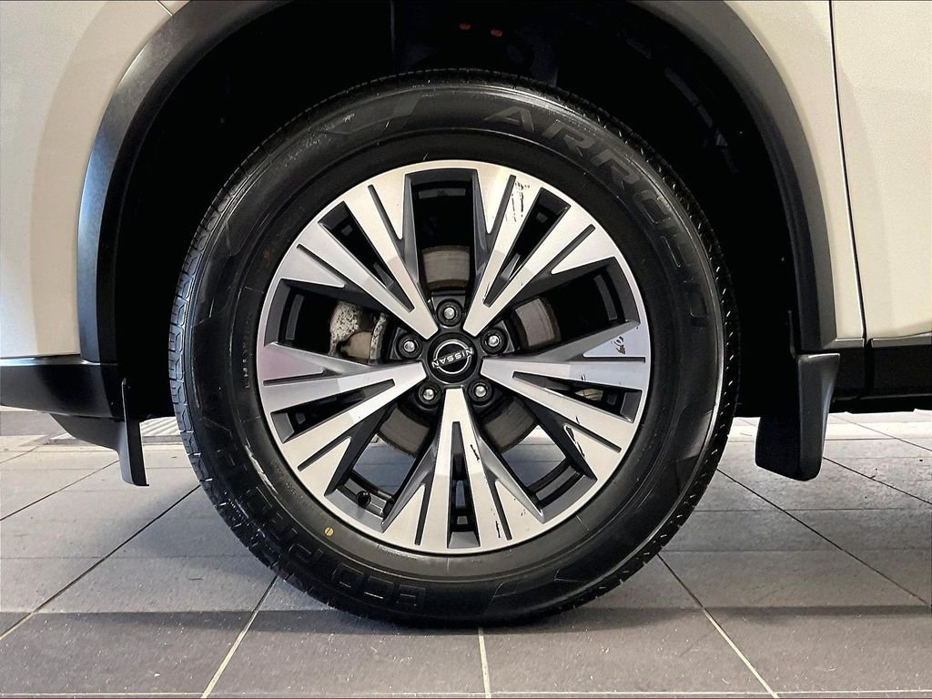 Used 2023 White Nissan SV image 7