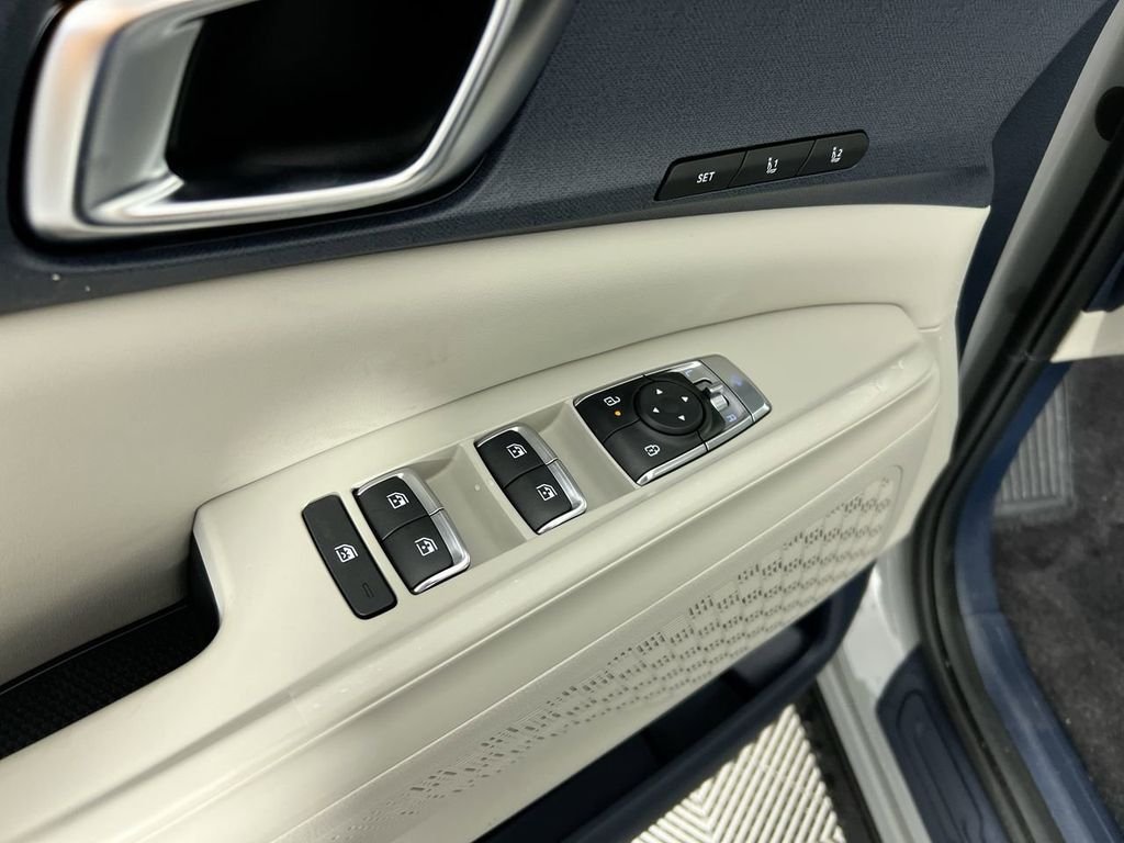 New 2026 Ceramic Silver Kia EX image 14