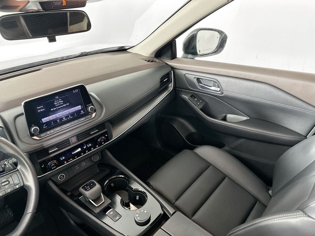 Used 2023 White Nissan SV image 22