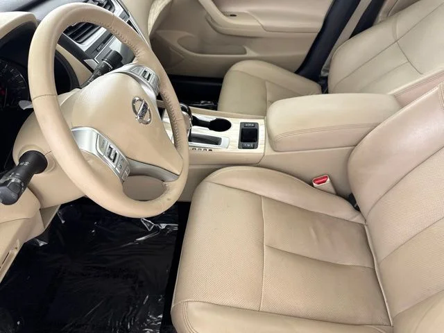 Used 2016 White Nissan 2.5 SL image 20