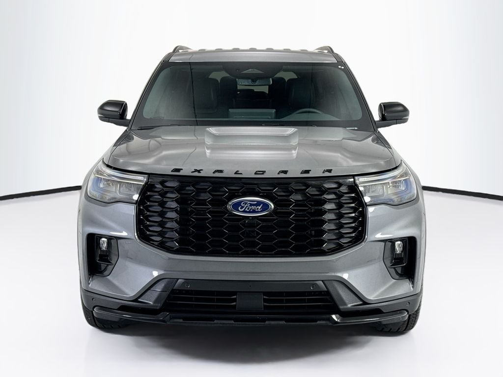 Used 2025 Gray Metallic Ford ST-Line image 2
