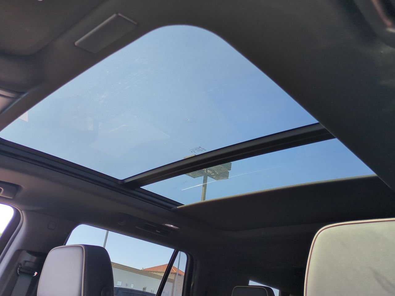 2026 Chevrolet Tahoe Premier - Photo 19