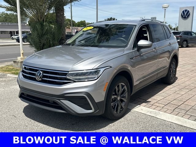 Used 2023 Silver Volkswagen 2.0T SE image 3