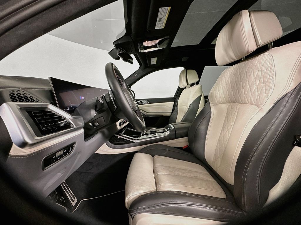 Used 2023 Gray BMW M60i image 21