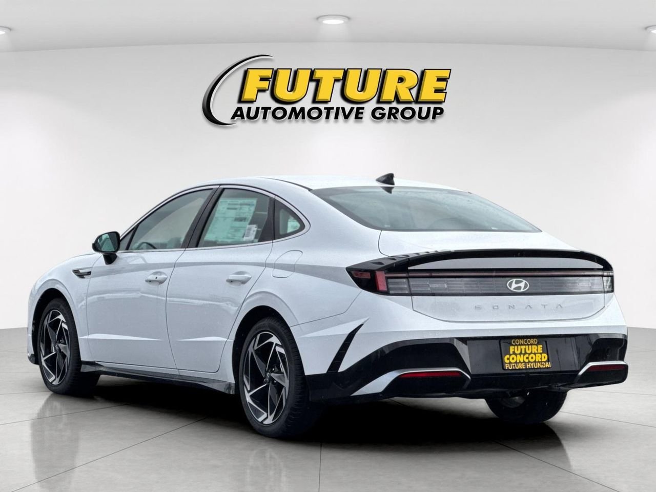 New 2026 White Hyundai SEL Sport image 5