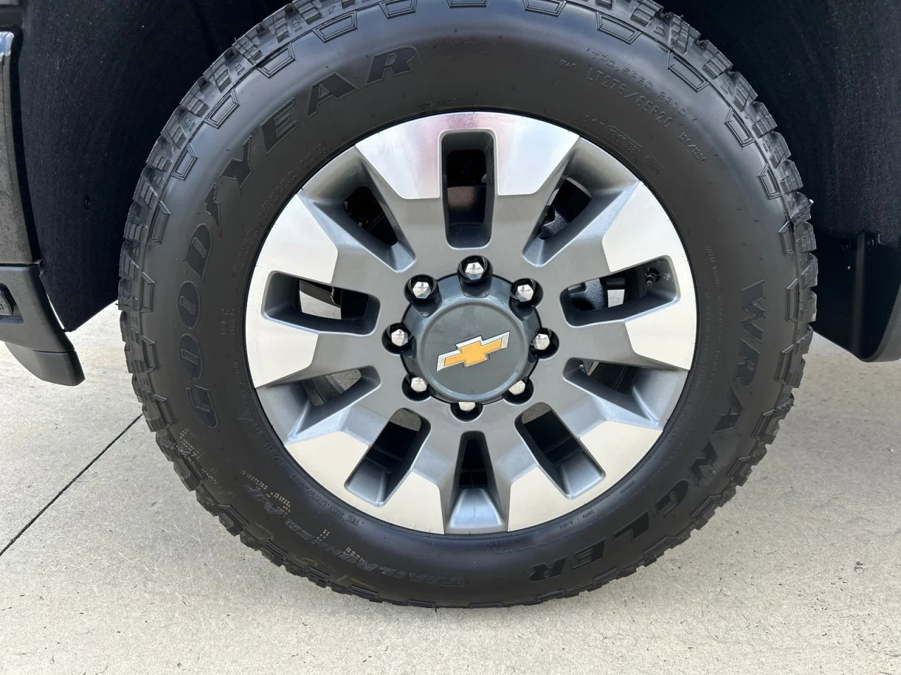 New 2026 Summit White Chevrolet Custom image 9