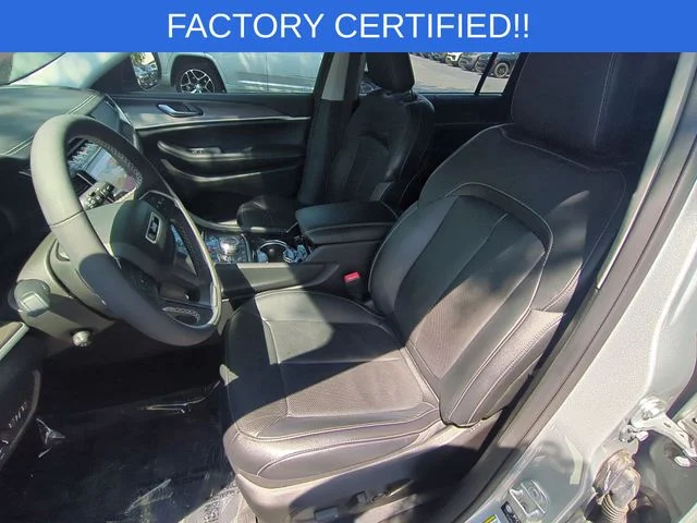 Used 2023 Silver Jeep Limited image 16