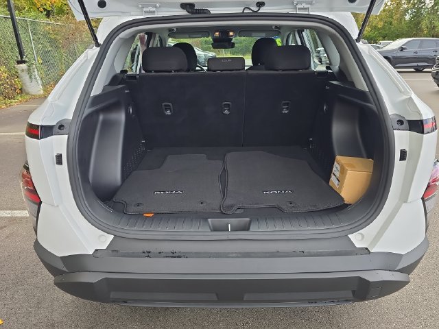 New 2026 White Hyundai SE image 9