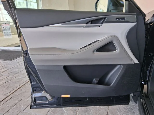 New 2027 MINERAL BLACK INFINITI Luxe FWD image 15