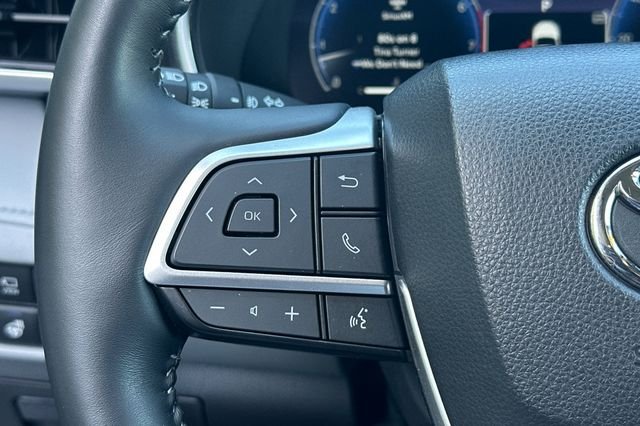 Used 2023 Silver Toyota Platinum image 32