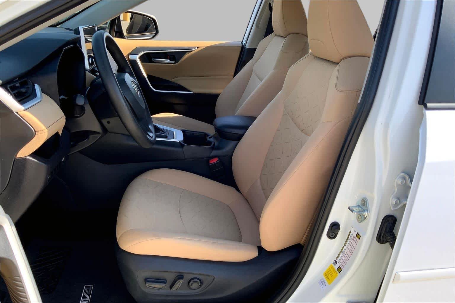 Used 2024 Ice Cap Toyota XLE image 8