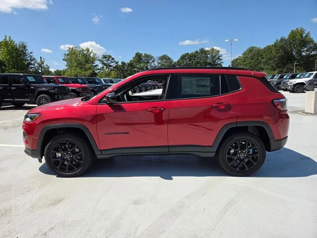 New 2026 Red Hot Pearl-Coat Exterior Paint Jeep Latitude image 4