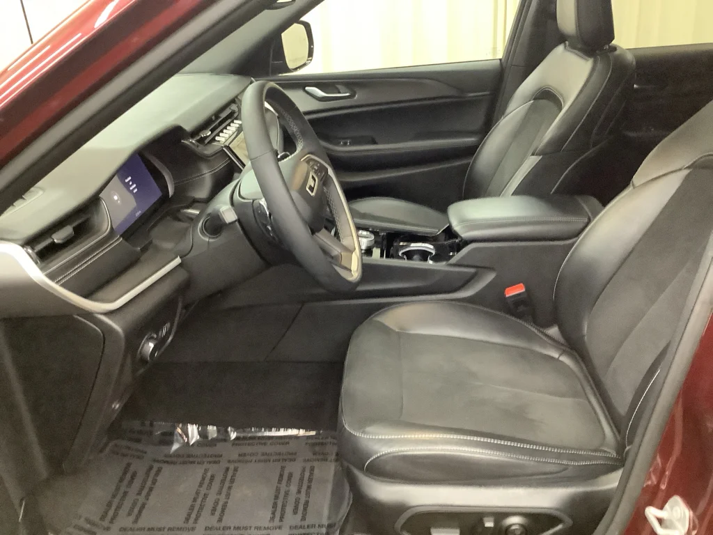 Certified Used 2023 Velvet Red Pearlcoat Jeep Altitude image 14