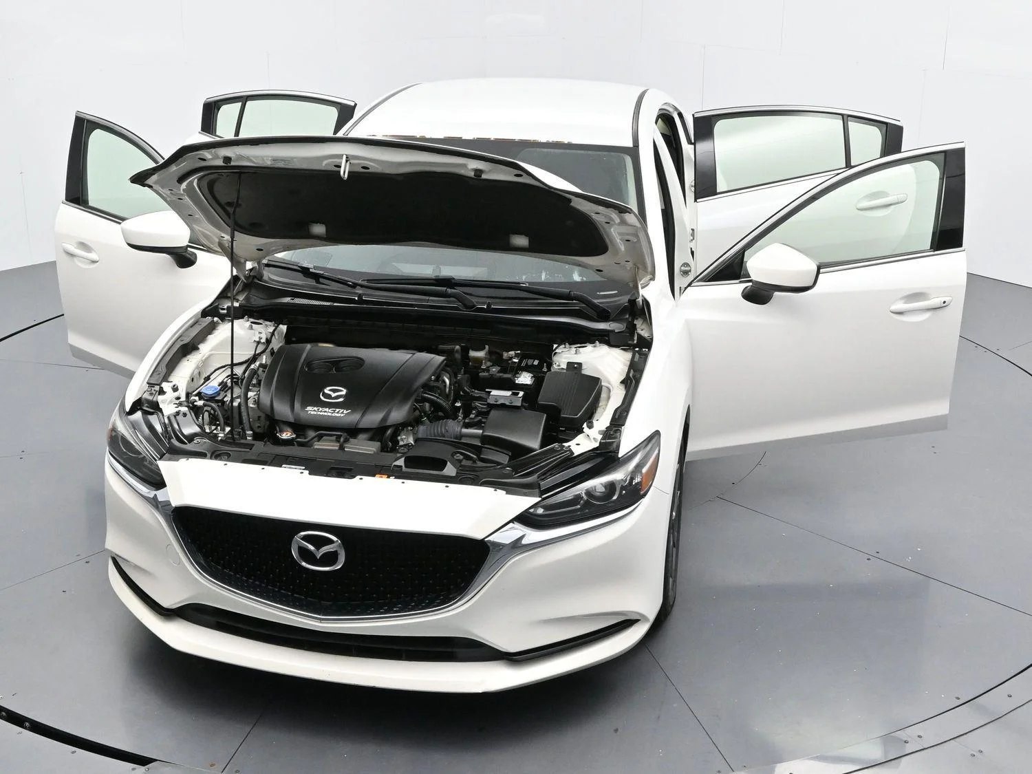 Used 2018 Snowflake White Pearl Mica Mazda Sport image 36