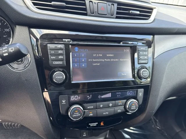 Used 2016 Gray Nissan SV image 20