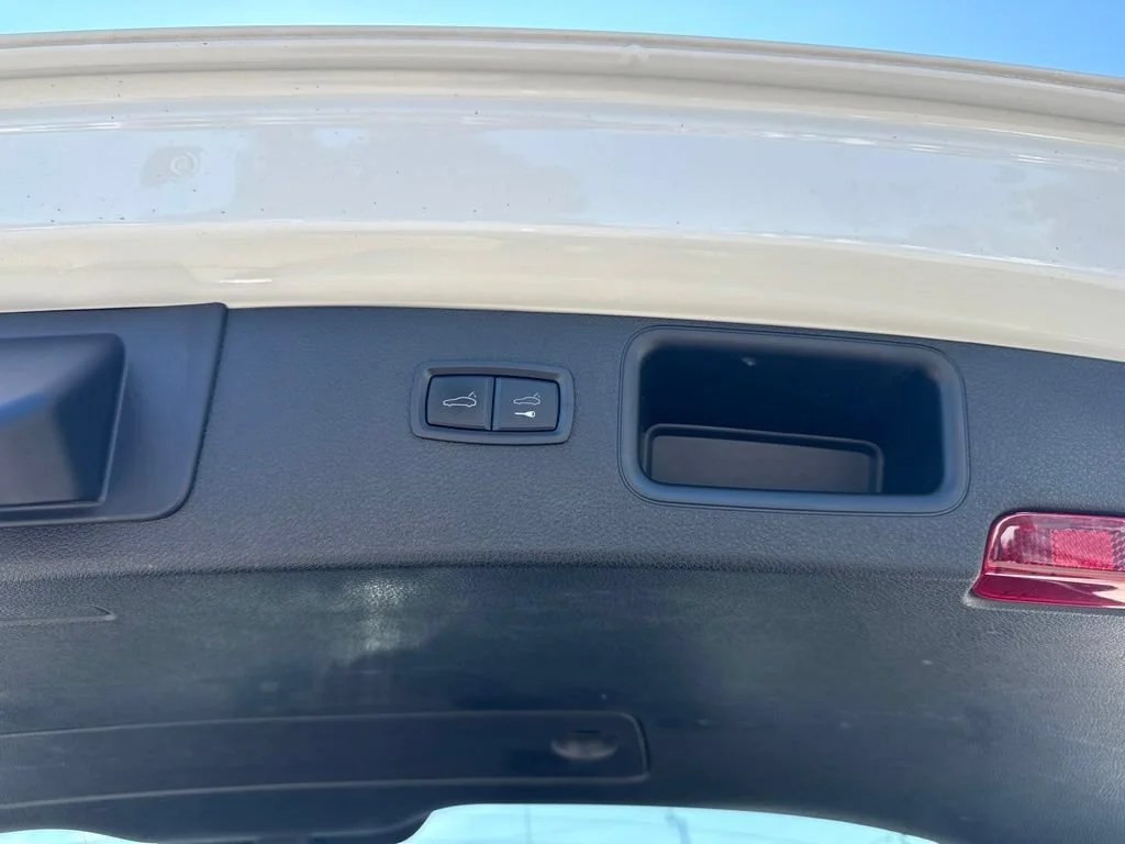 Used 2021  Porsche  image 31