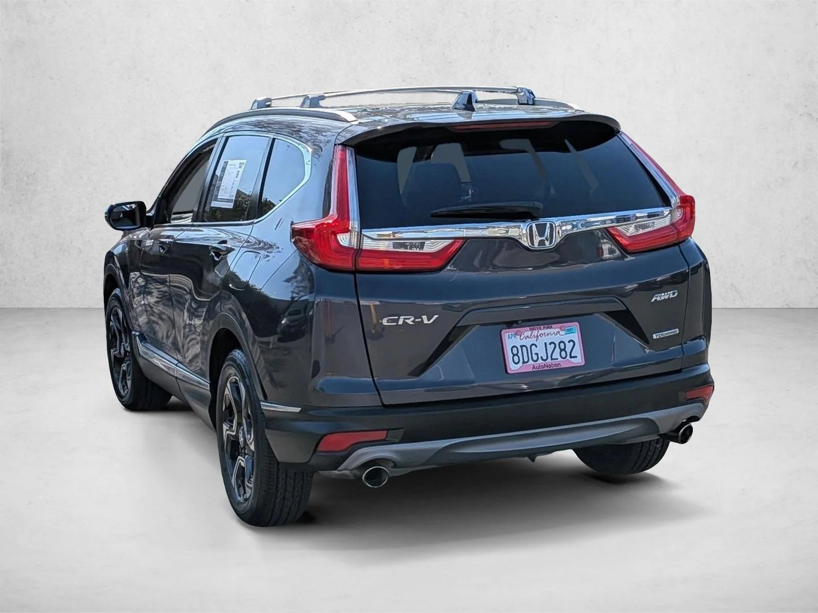 Used 2018 Silver/Gray Honda Touring image 8
