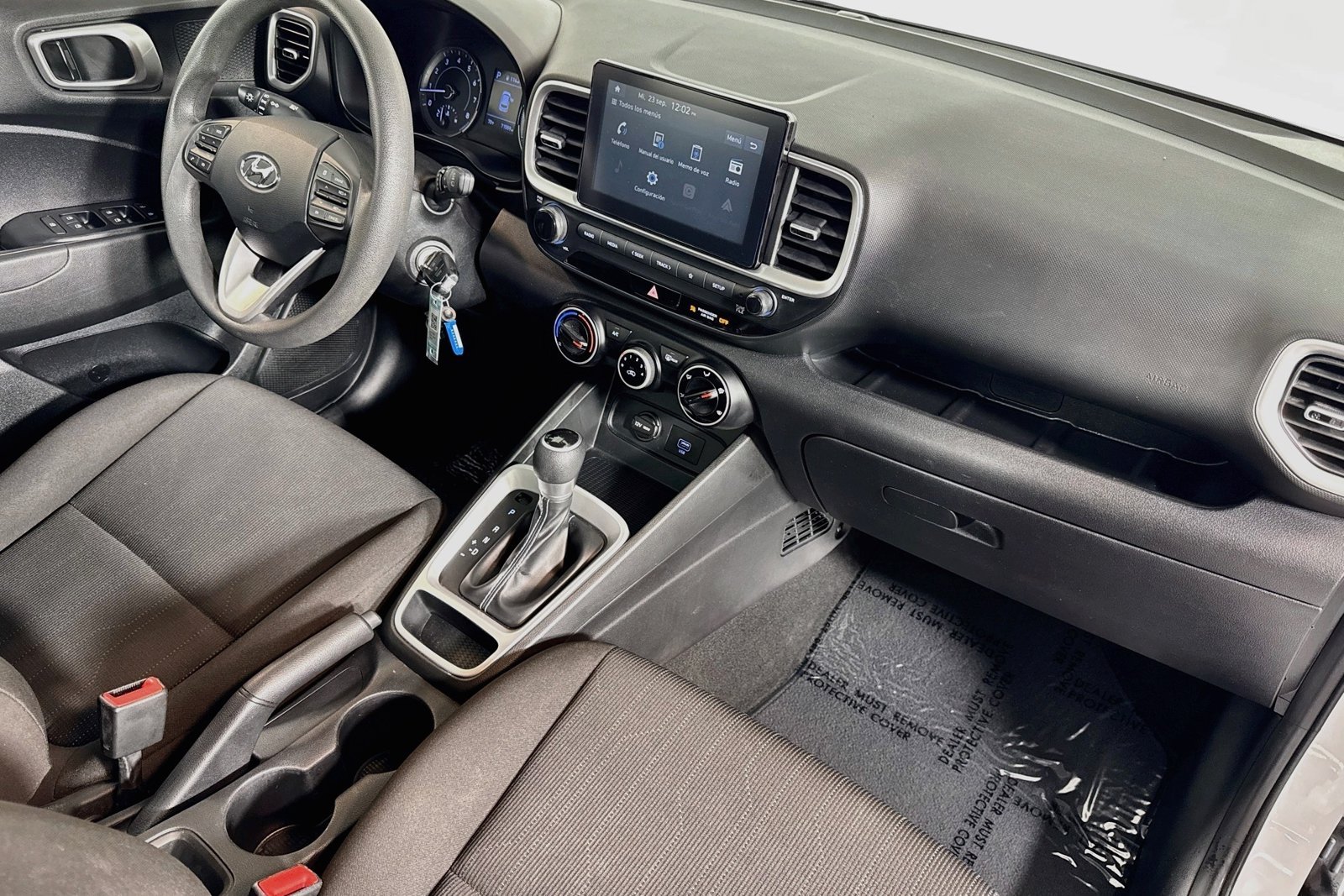 Used 2020 Ceramic White Hyundai SE image 26