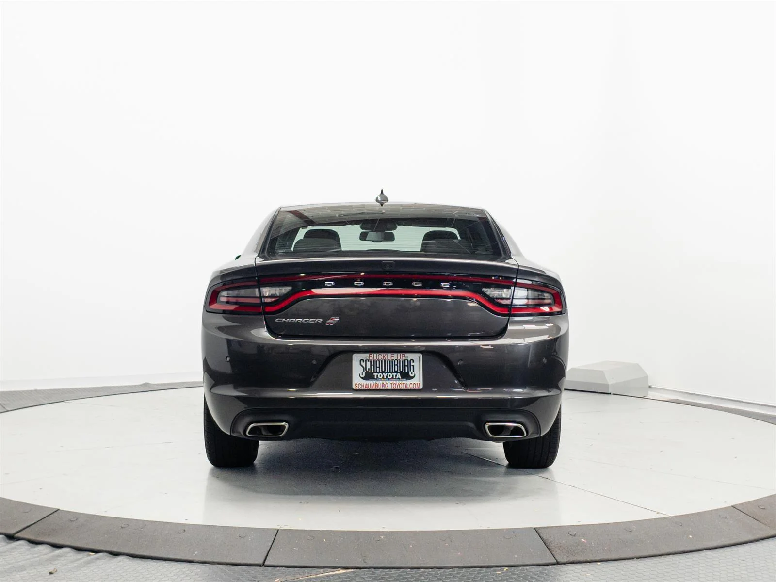 Used 2022 Gray Dodge SXT image 8