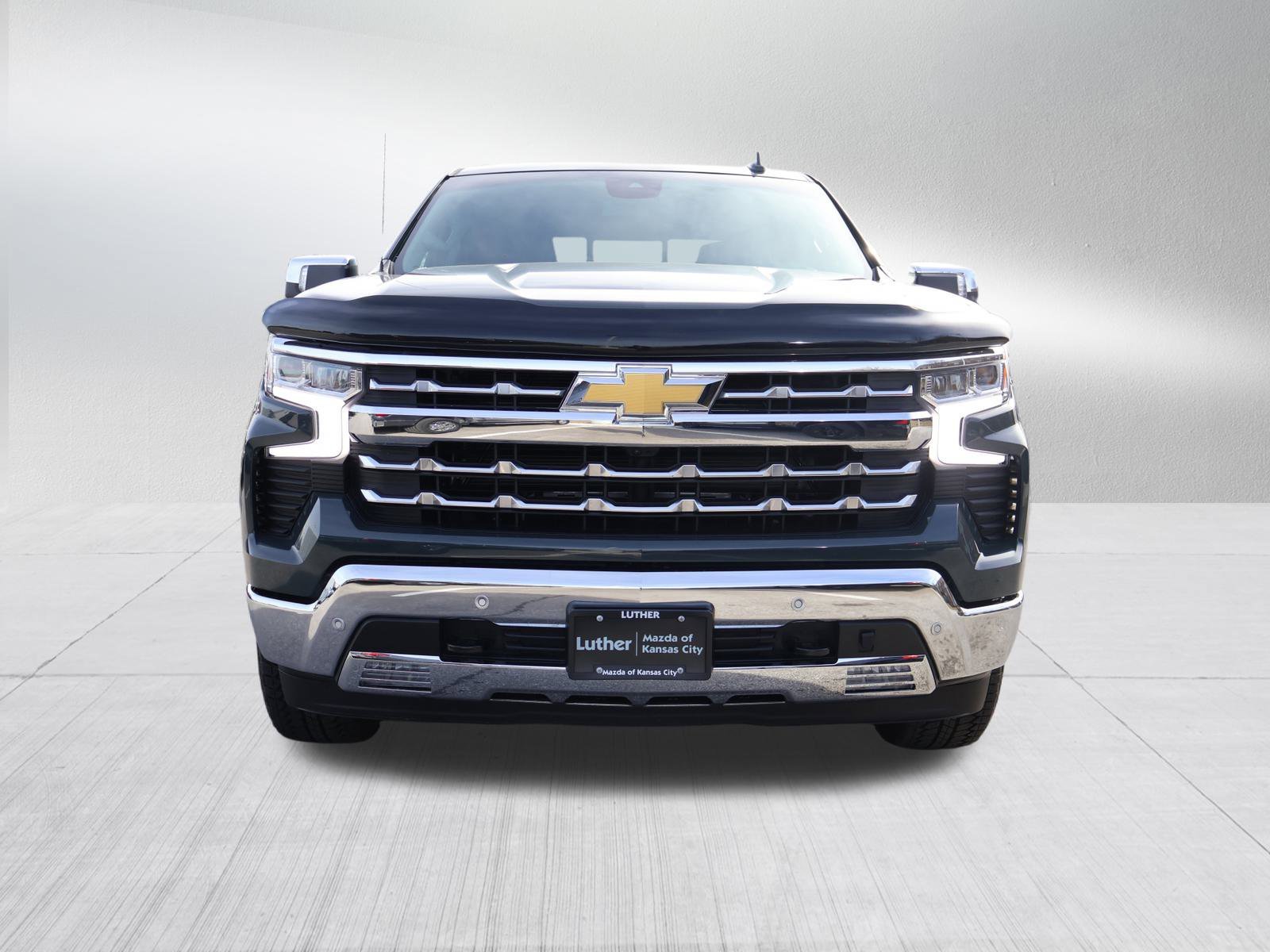Used 2025 Chevrolet Silverado 1500 LTZ with VIN 1GCUKGE83SZ301332 for sale in Kansas City