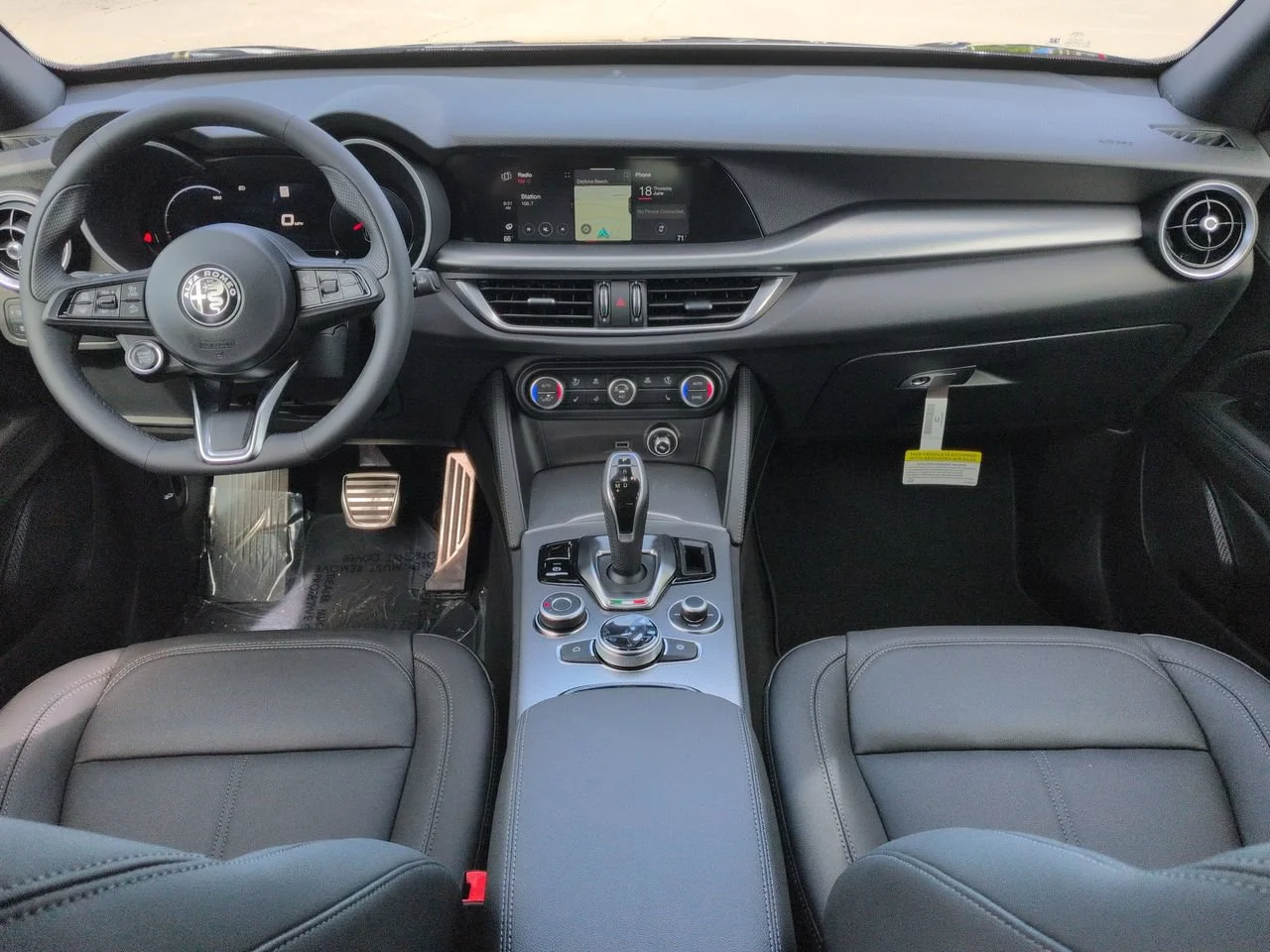 New 2026 Vesuvio Gray Metallic Exterior Paint Alfa Romeo  image 14