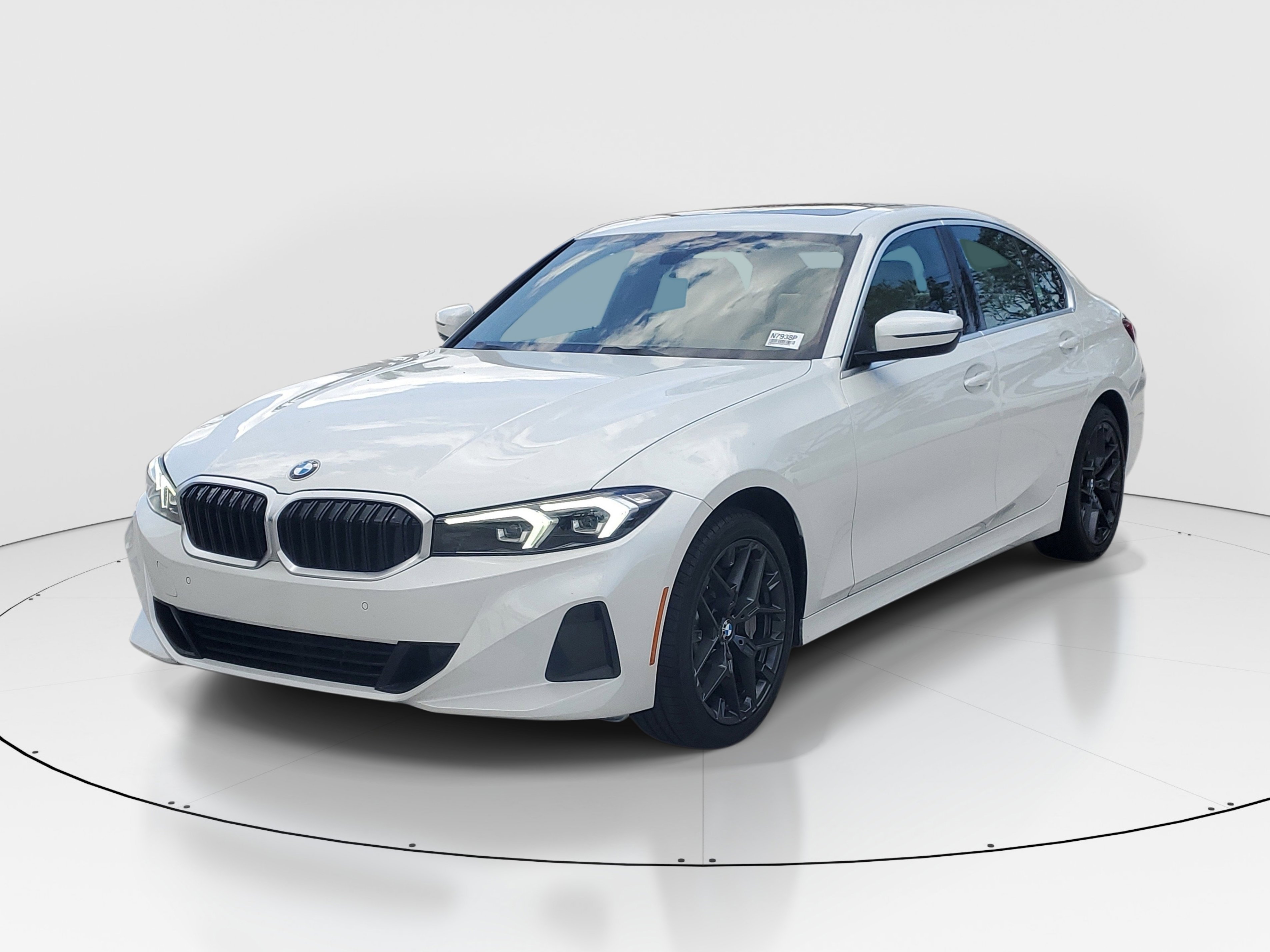 Used 2025 White Metallic BMW 330i image 5