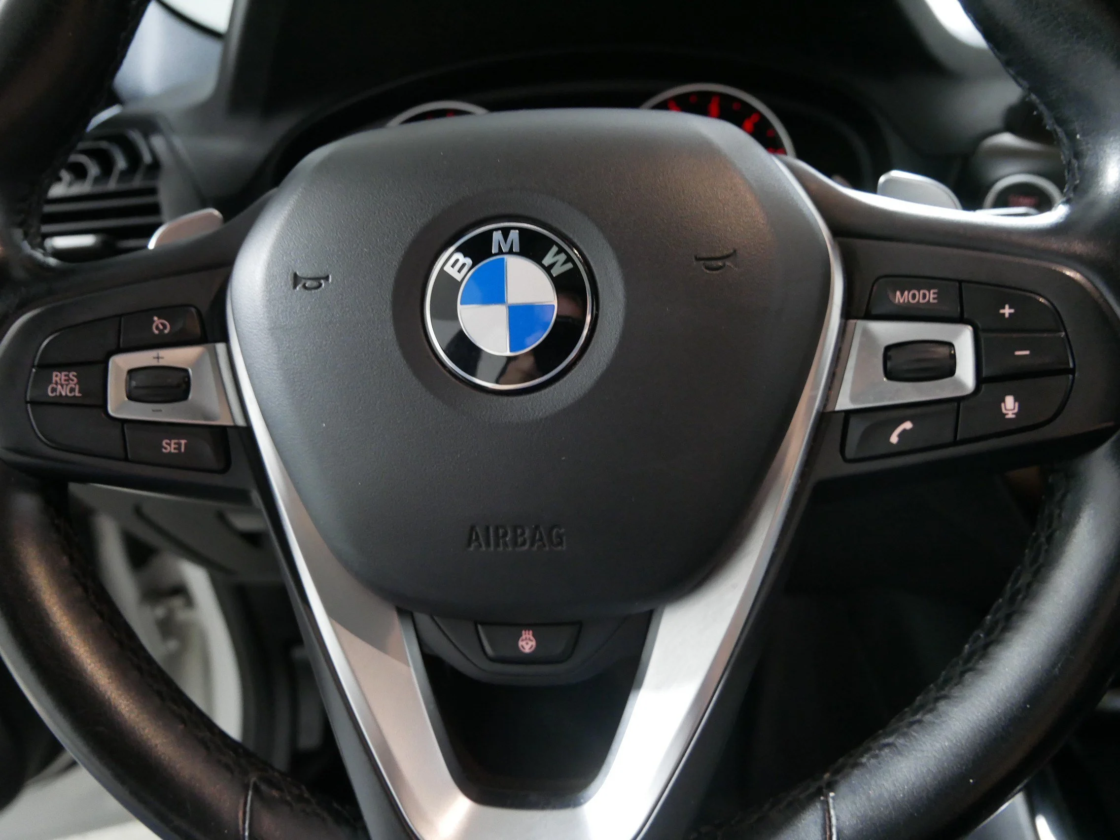 Used 2018 Alpine White BMW xDrive30i image 25