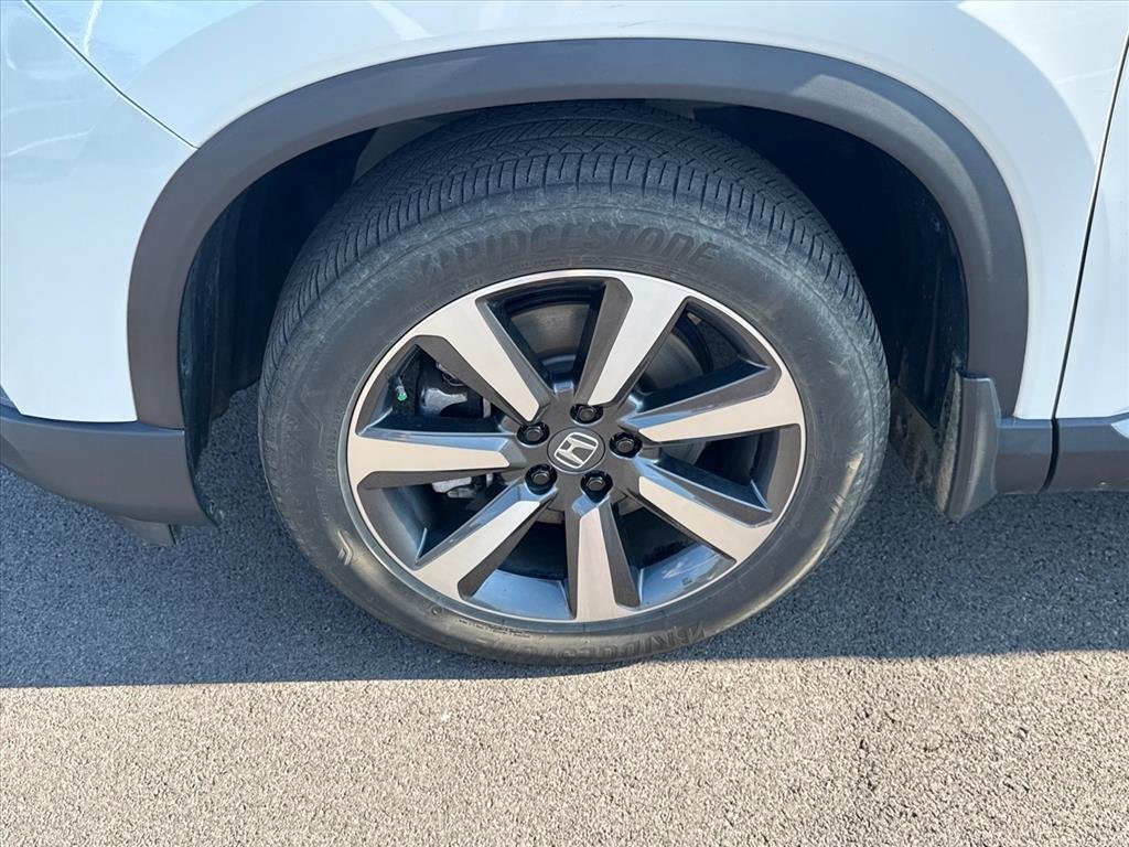 Certified Used 2025 WHITE Honda Touring image 29