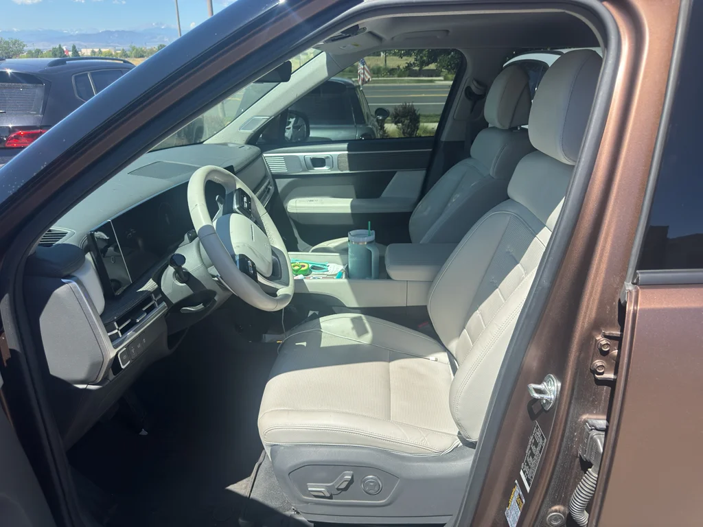 Used 2025 Earthy Brass Matte Hyundai Limited image 10