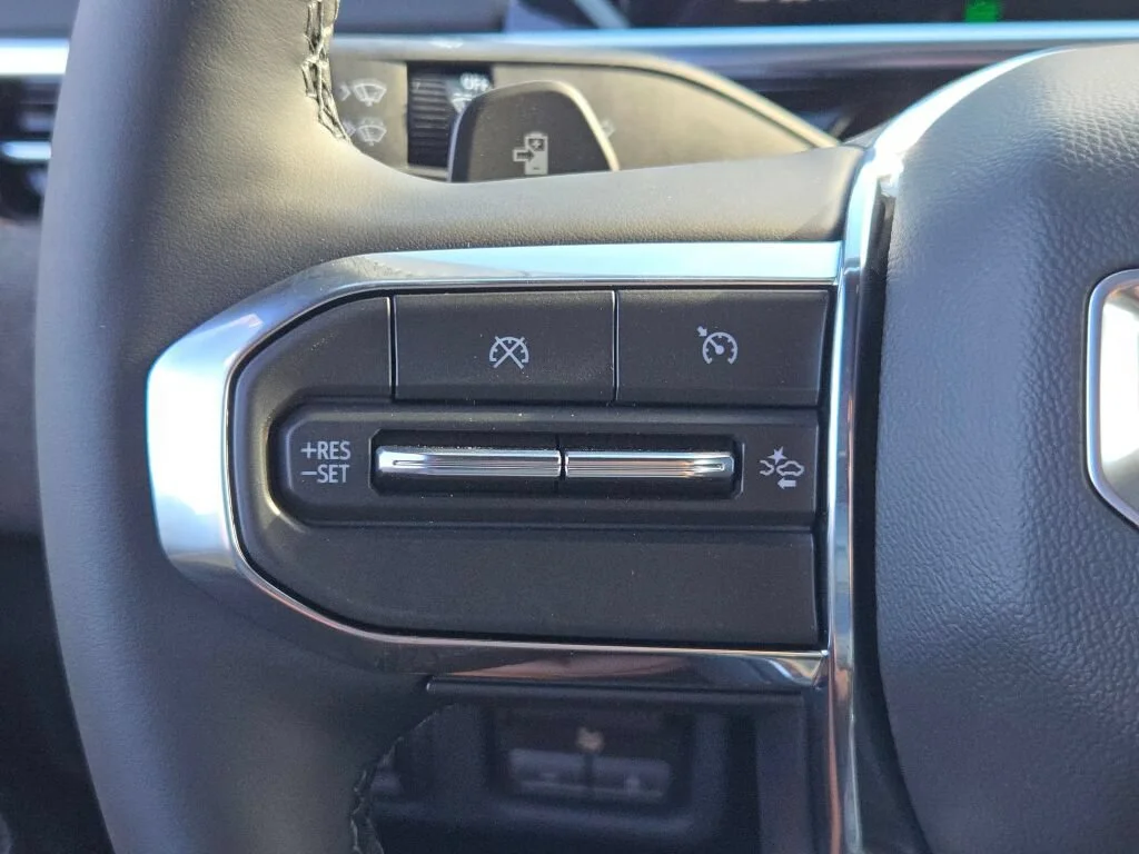 New 2026 Summit White GMC Elevation Extended Range image 31