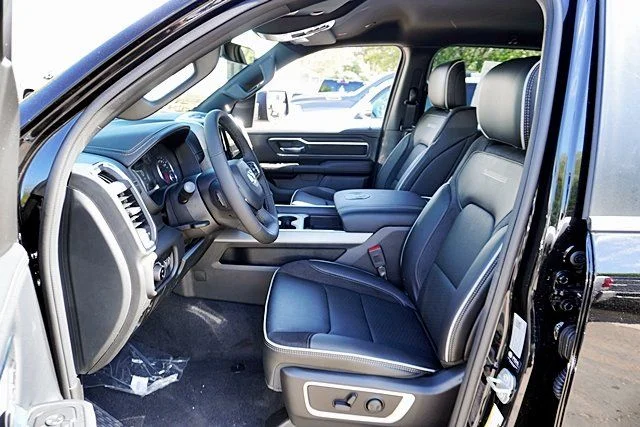 New 2026 Diamond Black Crystal Pearl-Coat Exterior Paint RAM Laramie image 19