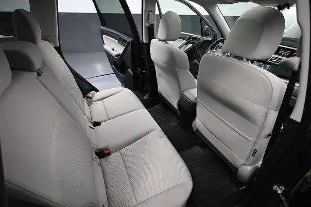 Used 2016 Gray Subaru 2.5i Premium image 40