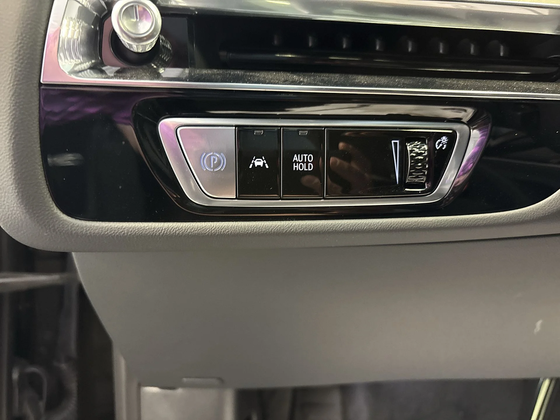 2025 Cadillac LYRIQ Luxury 2 - Photo 82