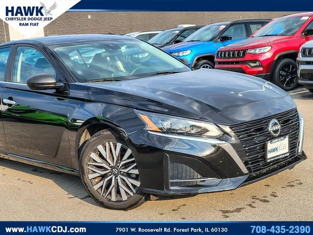 Used 2024 Black Nissan 2.5 SV image 2
