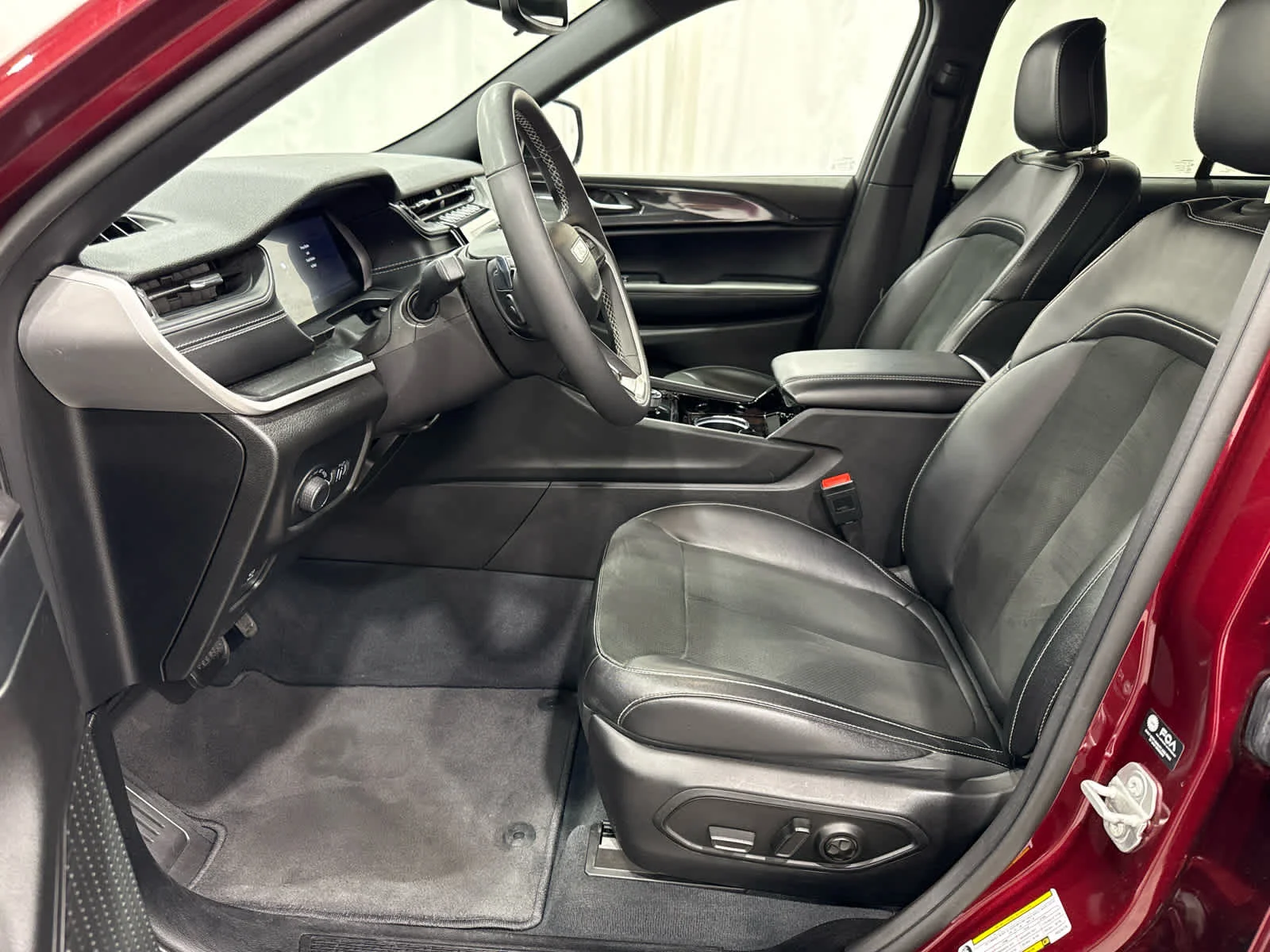 Used 2023 Red Jeep Altitude 4x4 image 11