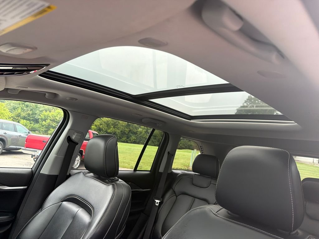 Used 2024 Silver Jeep 4xe image 24