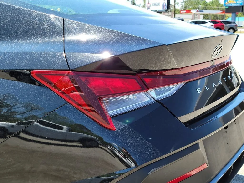 Used 2024 Black Hyundai SEL image 11
