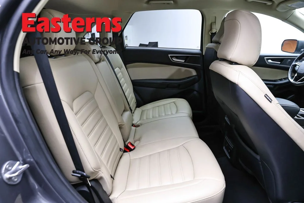 Used 2023 Gray Ford SEL image 23