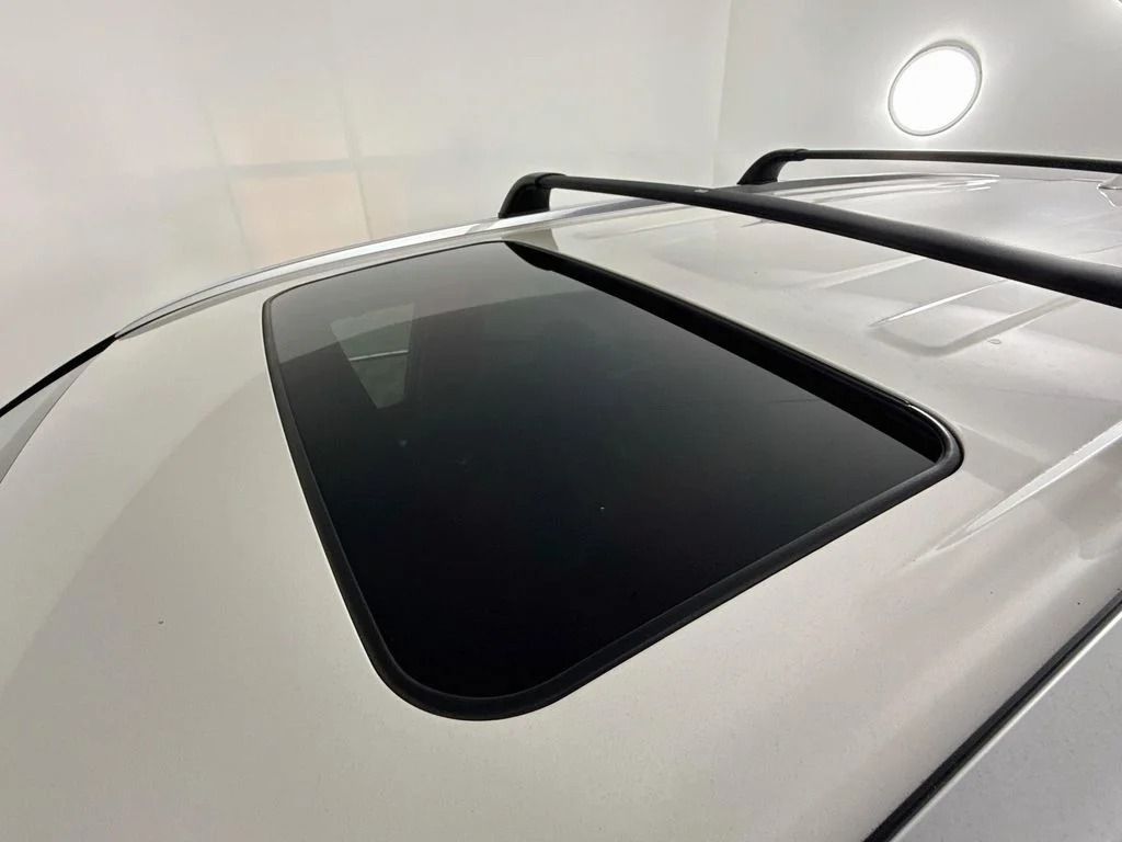 Used 2019 Blizzard Pearl Toyota XLE image 23