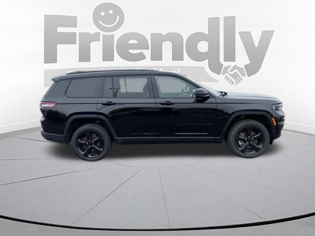 Used 2025 Black Jeep Altitude X image 4