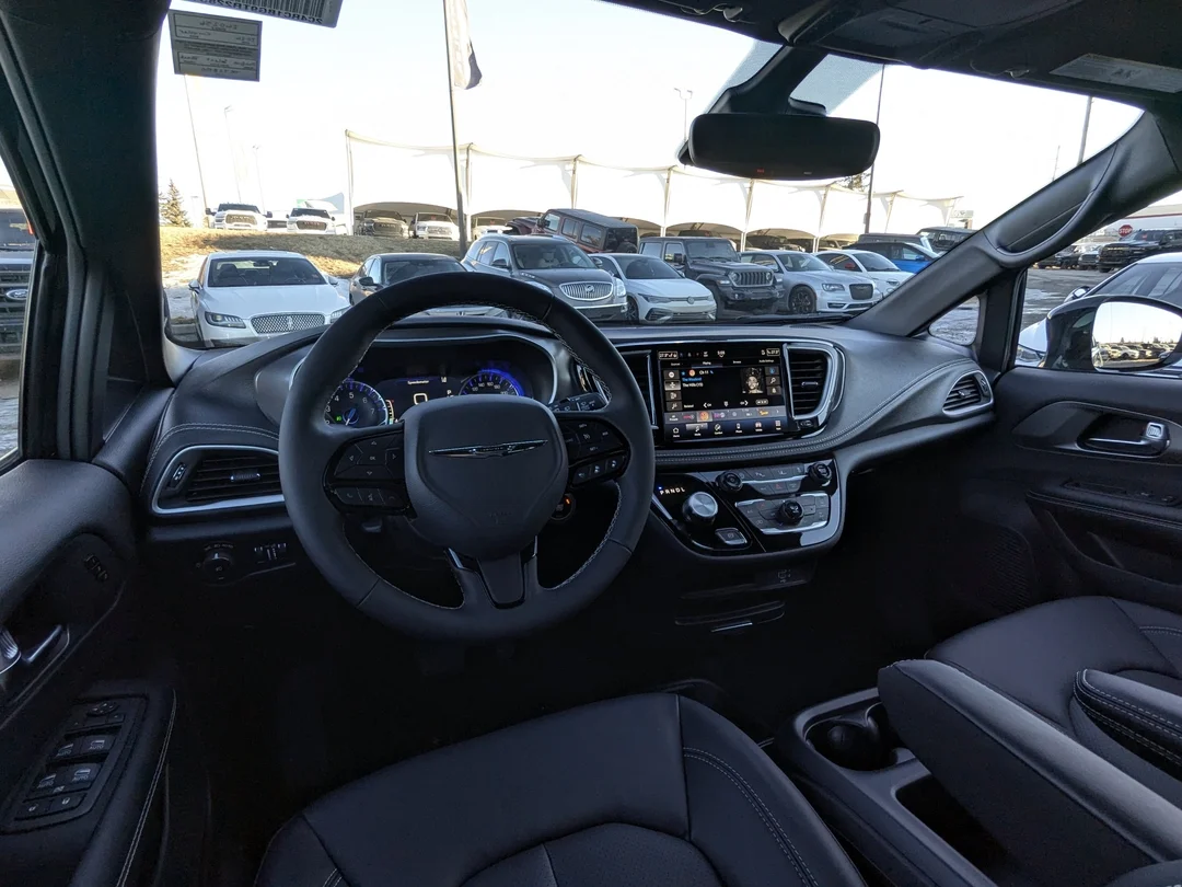 New 2026 Black Chrysler Select - - FWD - Panoramic Sunroof - Power Sliding Doors - S App Pkge & More! image 24