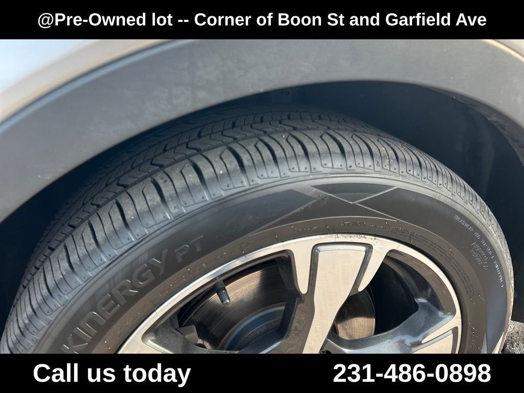 Used 2018 Silver Ford SEL image 12