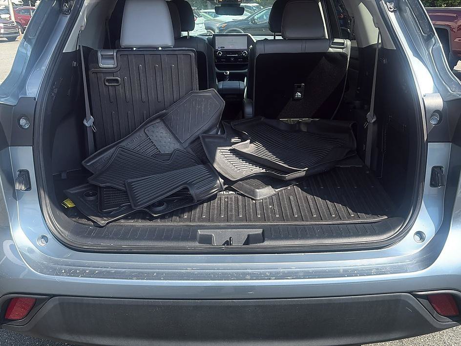Used 2023 Moon Dust Toyota XLE image 31