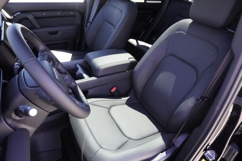 New 2026 Santorini Black Land Rover X-Dynamic SE image 20