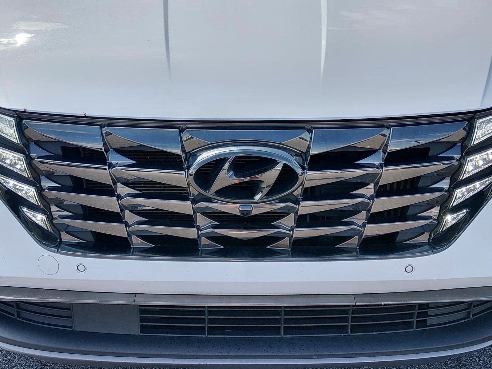 Used 2022 Quartz White Hyundai Limited image 9